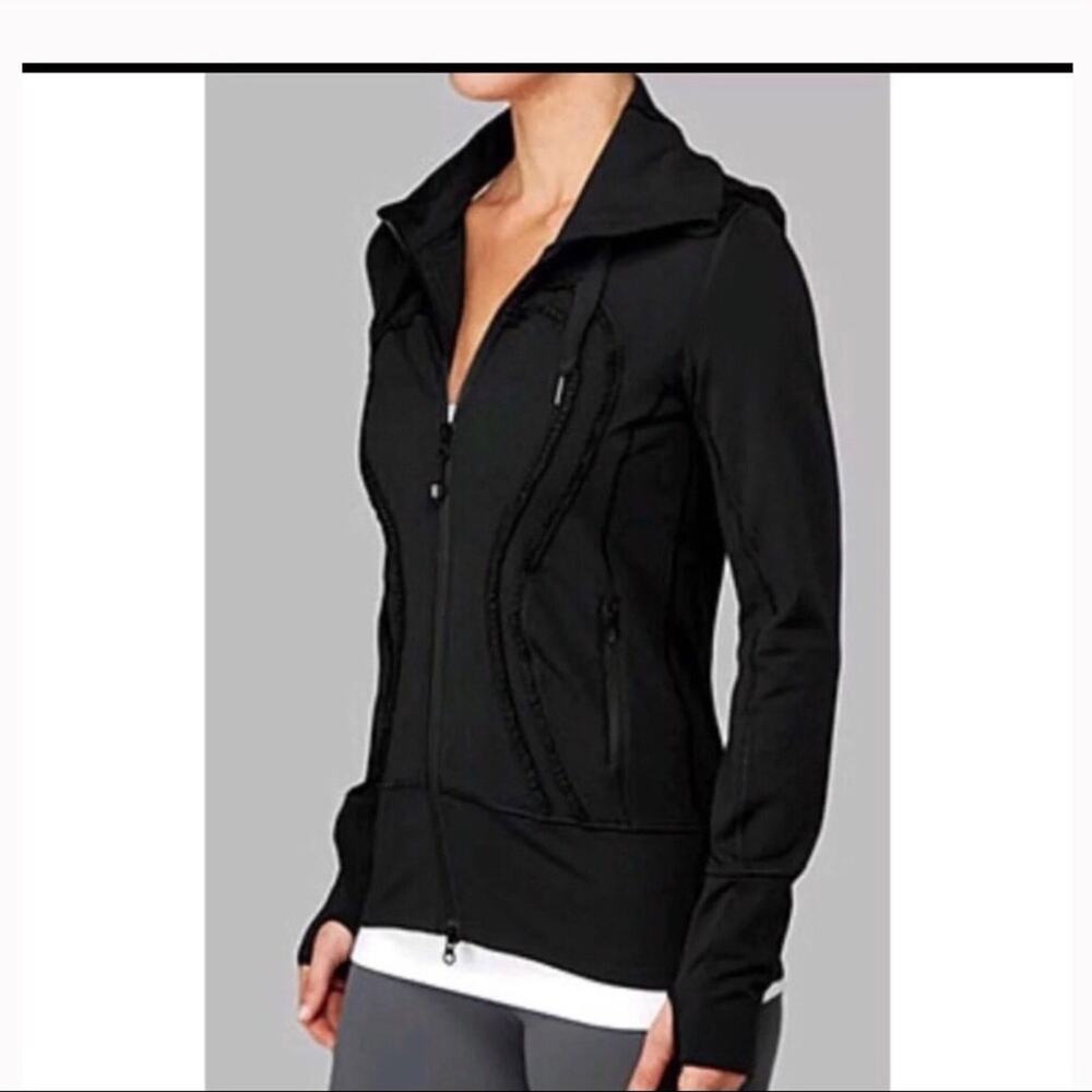 Lululemon Stride Jacket with Ruffle Trim in Black size 4
